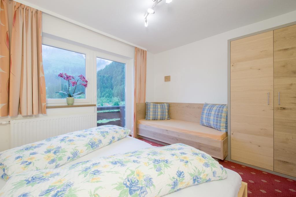 Ferienwohnung Pension Tirol บีเคลบาค ภายนอก รูปภาพ