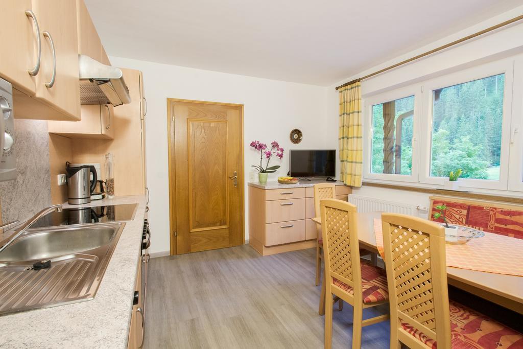 Ferienwohnung Pension Tirol บีเคลบาค ภายนอก รูปภาพ