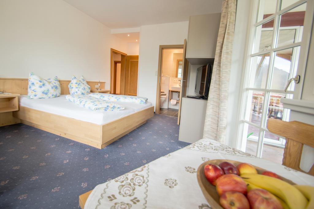 Ferienwohnung Pension Tirol บีเคลบาค ภายนอก รูปภาพ