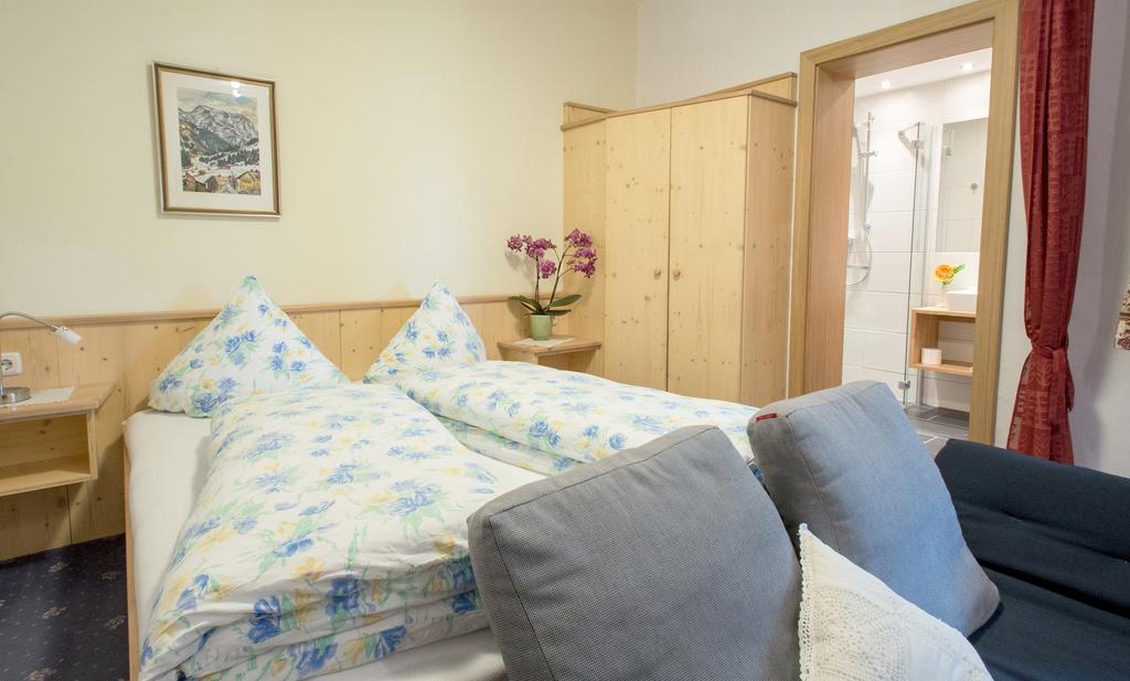 Ferienwohnung Pension Tirol บีเคลบาค ภายนอก รูปภาพ