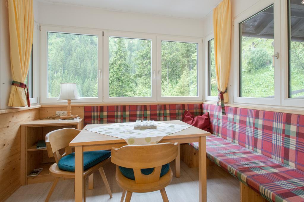 Ferienwohnung Pension Tirol บีเคลบาค ภายนอก รูปภาพ