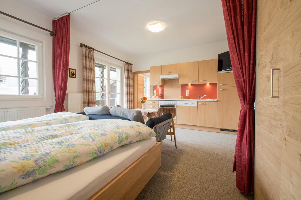 Ferienwohnung Pension Tirol บีเคลบาค ภายนอก รูปภาพ