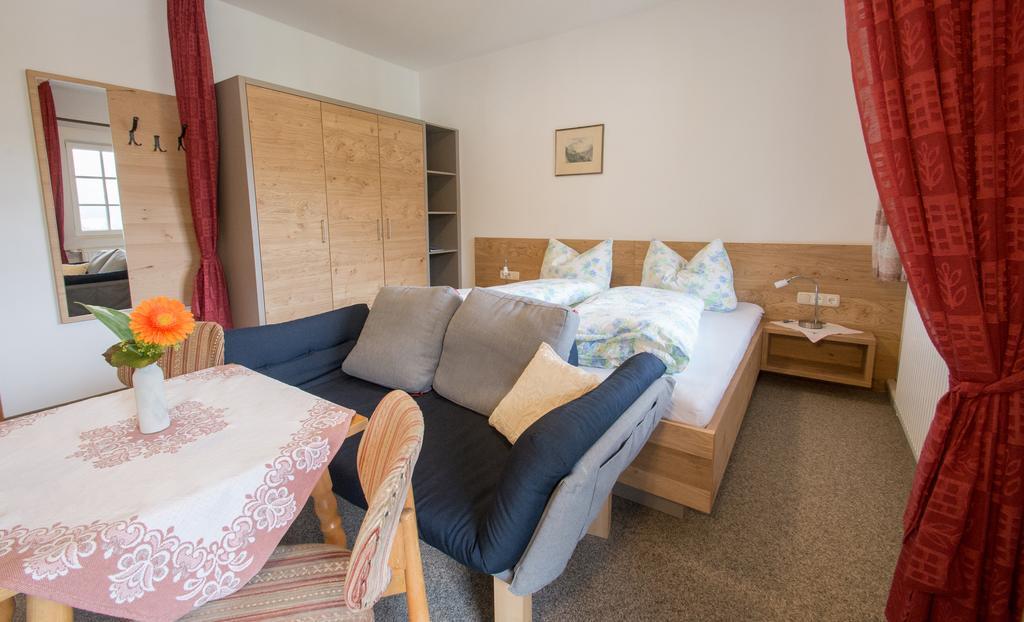 Ferienwohnung Pension Tirol บีเคลบาค ภายนอก รูปภาพ